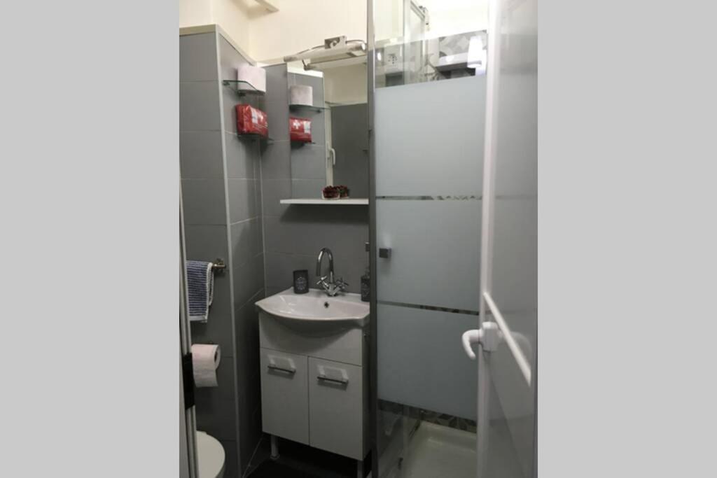 Diana Guest House Генуа Екстериор снимка